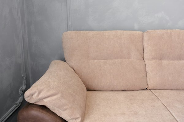 La conception des canapés beiges redéfinit le confort moderne